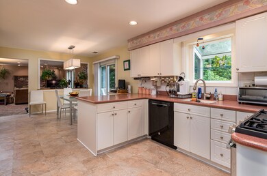 19 Erin Ln-4 - Copy