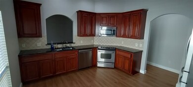 6002 Lynwood Banks Ln, Houston, TX 77092 - photo 6