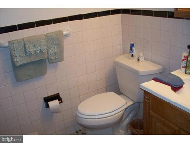 513 W 8th St, Lansdale, PA 19446 - photo 6