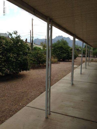 Tomahawk patio