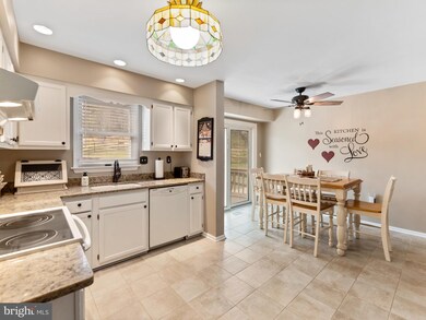 6172 Monroe Ave, Sykesville, MD 21784 - photo 6