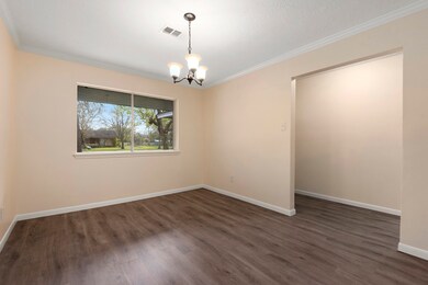 6802 Gaslight Cir unit 864E, Alvin, TX 77511 - photo 5
