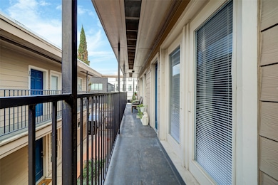 2202 Park St unit 6, Houston, TX 77019 - photo 7