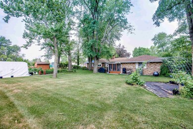 2109 W Indiana Ave, Elkhart, IN 46516 - photo 3