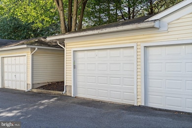 2126 Charles Henry Ln unit 2126, Baltimore, MD 21209 - photo 2