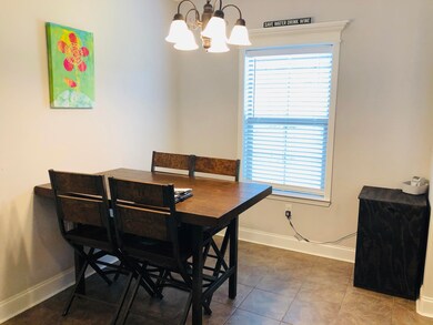 206 Bottlebrush - Kitchen Nook