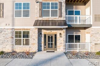 430 Cambria St unit 104, Freemansburg, PA 18017 - photo 2