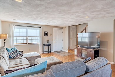 53 Scenery Ln unit 53, Johnston, RI 02919 - photo 4