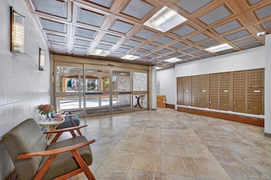 145 Valentine Ln unit 8E, Yonkers, NY 10705 - photo 3