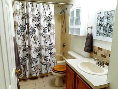 9 Samuel Ct, Cranston, RI 02920 - photo 6