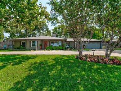 800 Shady Creek Dr, Cleburne, TX 76033 - photo 2