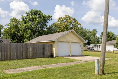 214 N NEWTON ST GOODLAND-29