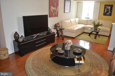 4115 S Four Mile Run Dr unit D, Arlington, VA 22204 - photo 5