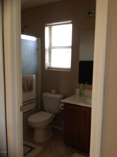 full bath guest quarters