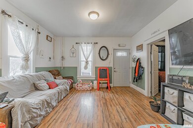 1427 N Mclean St, Lincoln, IL 62656 - photo 4