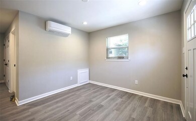1308 Enid St unit 5, Houston, TX 77009 - photo 4