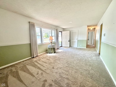 733 Hanover Dr, Whiteland, IN 46184 - photo 5