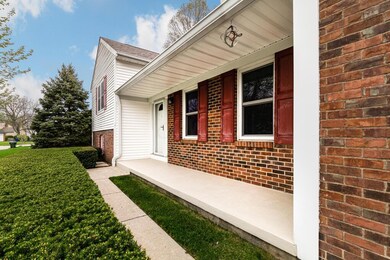 5390 Amy Ln, Columbus, OH 43235 - photo 2