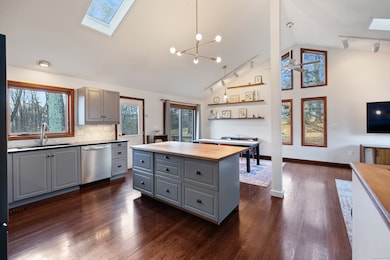 170 Laura Rd, Hamden, CT 06514 - photo 3