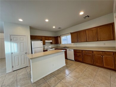 9135 Brilliant Prairie Ct, Las Vegas, NV 89149 - photo 6
