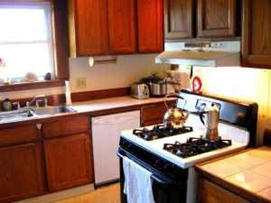 40 Alfred Rd unit 2, Arlington, MA 02474 - photo 6