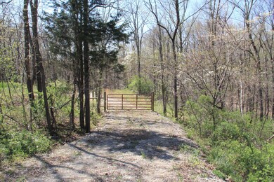 16331SkinnerHockingHills