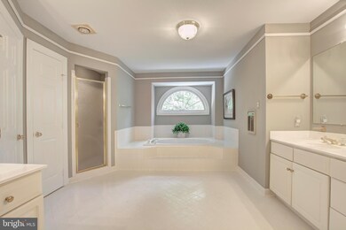 8261 Private Ln, Annandale, VA 22003 - photo 6