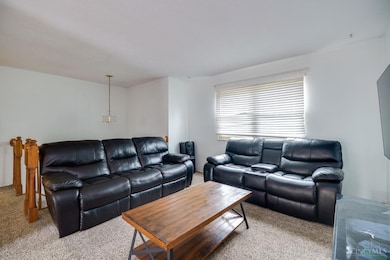 2717 Merrittview Ln, Cincinnati, OH 45231 - photo 7