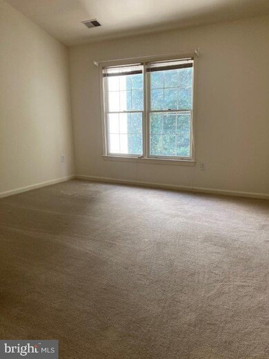 3104 Sutherland Hill Ct, Fairfax, VA 22031 - photo 6