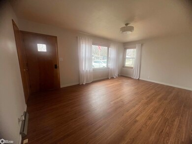 710 8th St S, Humboldt, IA 50548 - photo 4