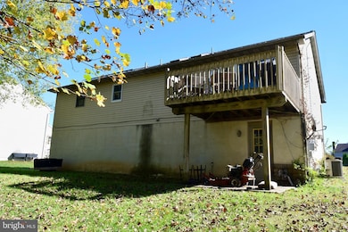 1125 Ashbourne Dr, Reading, PA 19605 - photo 2