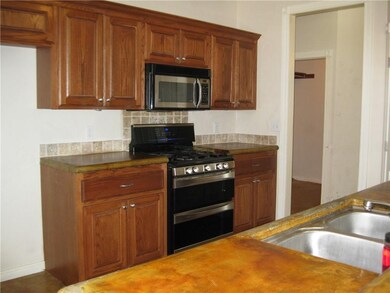 2520 Bradford Ct, Shawnee, OK 74804 - photo 4