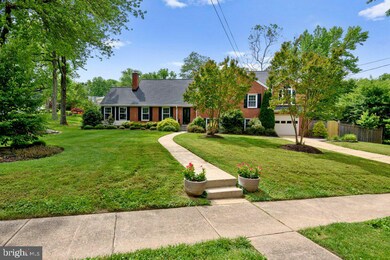 6904 Clemson Dr, Alexandria, VA 22307 - photo 2