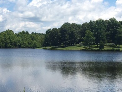 5015 Sand Trap Cir, Louisa, VA 23093 - photo 2