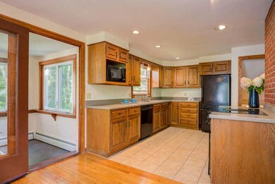 7 Todd Rd Cape Elizabeth ME-small-013-01