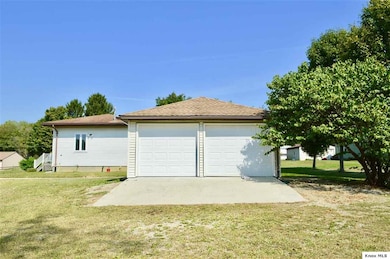 108 S Market St, Danville, OH 43014 - photo 3