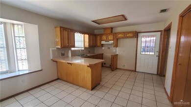 511 S 7th St, Donna, TX 78537 - photo 2