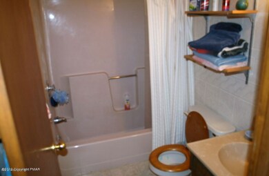 9640/J613 Stony Hollow Dr, Tobyhanna, PA 18466 - photo 7