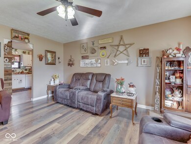 510 Greensprings Dr, Whiteland, IN 46184 - photo 5