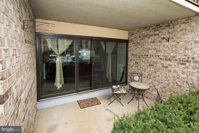 437 Christopher Ave unit 11, Gaithersburg, MD 20879 - photo 2