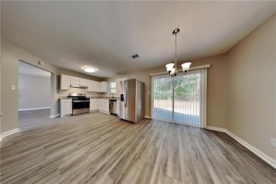 554 Sherwood Oaks Rd, Stone Mountain, GA 30087 - photo 4