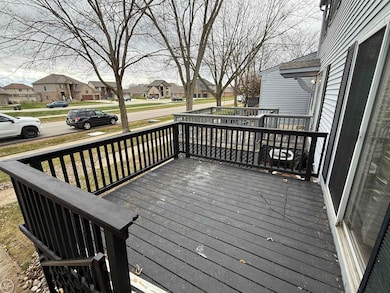 33550 Bayview Dr unit 191, Chesterfield, MI 48047 - photo 3