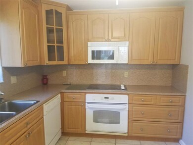 16241 Laurel Dr unit 15, Weston, FL 33326 - photo 2