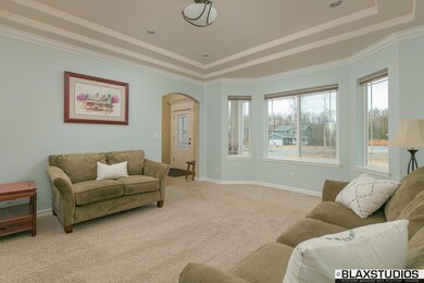 Lovely bay window toward the street