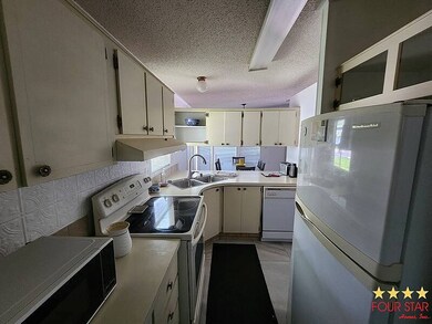 31 Lattice Dr unit 4, Leesburg, FL 34788 - photo 3