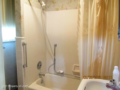 1st Floor Bathroom