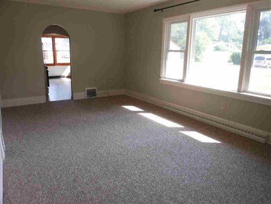 958 Oxford St, Elkhart, IN 46516 - photo 3