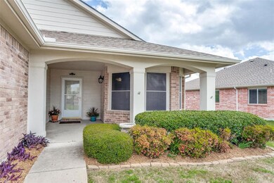 514 Robinwood Dr, Wylie, TX 75098 - photo 2