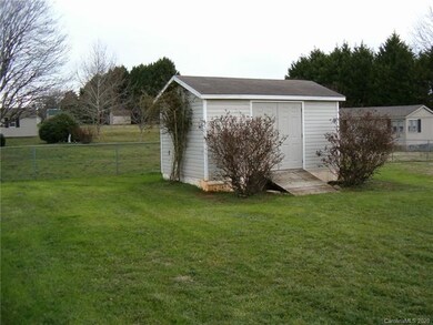 157 Meadow Oaks Dr, Statesville, NC 28625 - photo 5