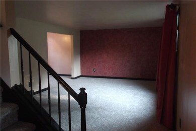 LIVINGROOM BAY WINDOW NEW CARPETING